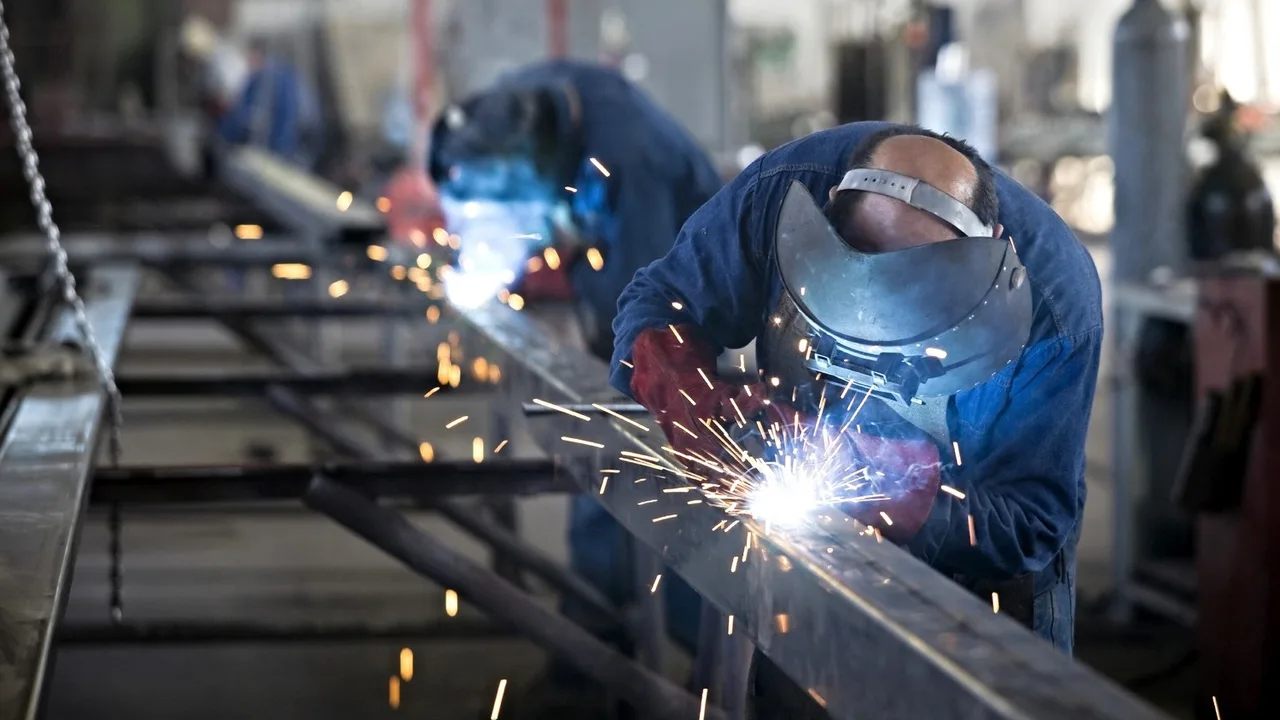 steel fabrication tolerances